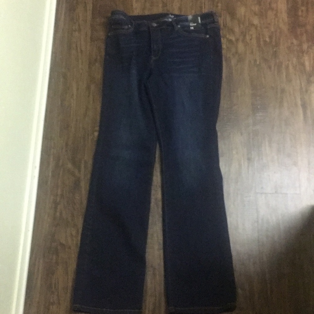 Curvy bootcut jeans in 16 average fit